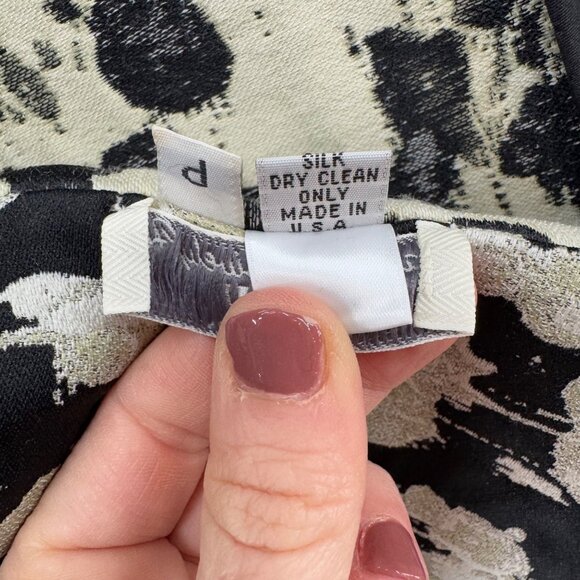 RTW Charleston Tunic Top Womens Black Gold Silks Sleeveless Button Front Size S - Picture 8 of 13